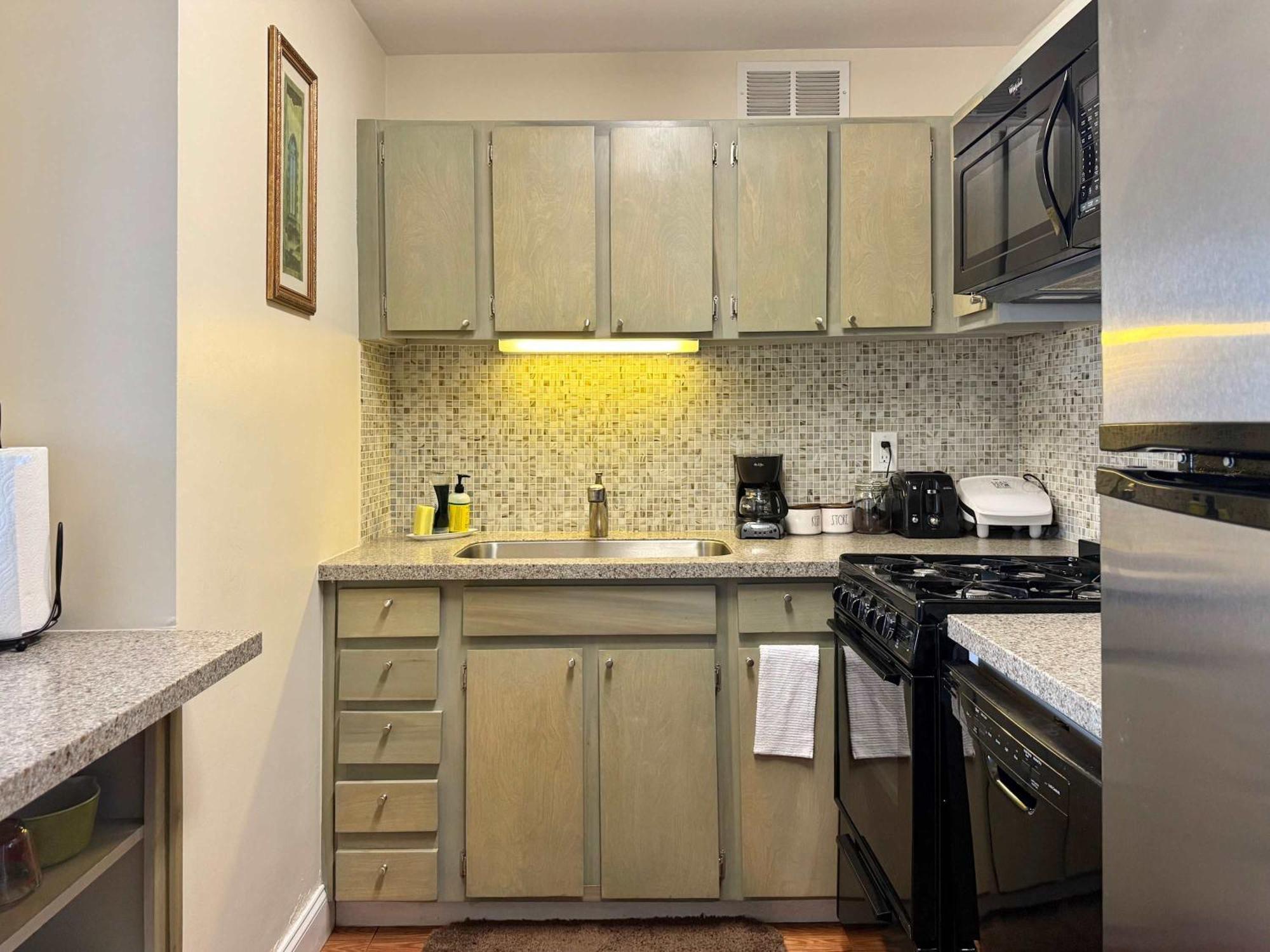 Atl Downtown View Onsite Parking 1b1b Lm810 Apartment *